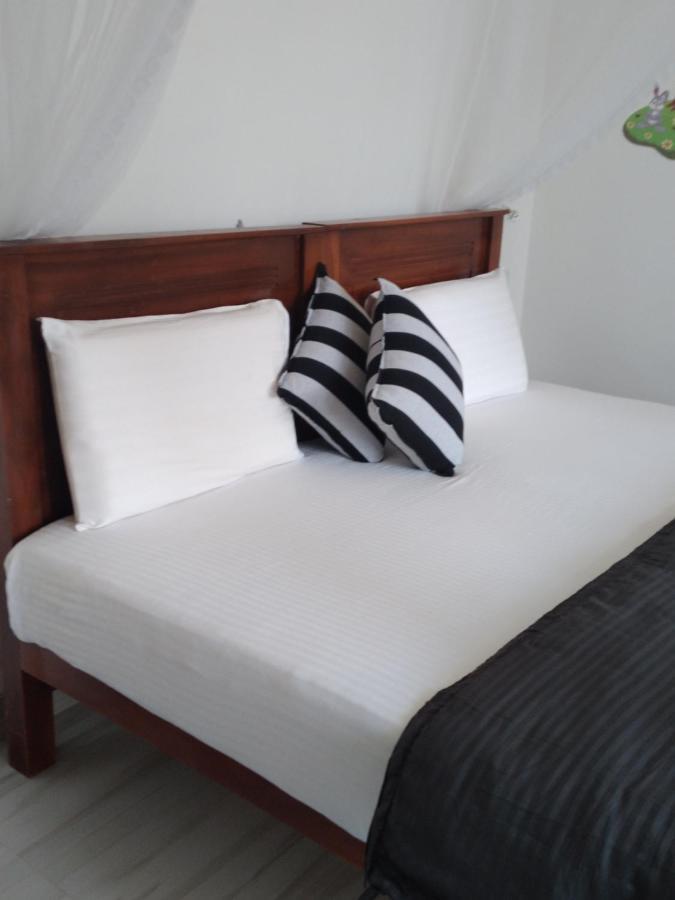 Holly House Homestay เอลลา ภายนอก รูปภาพ