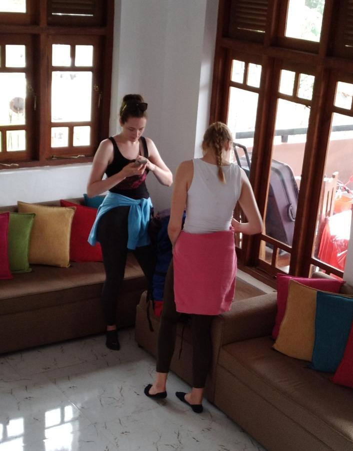 Holly House Homestay เอลลา ภายนอก รูปภาพ