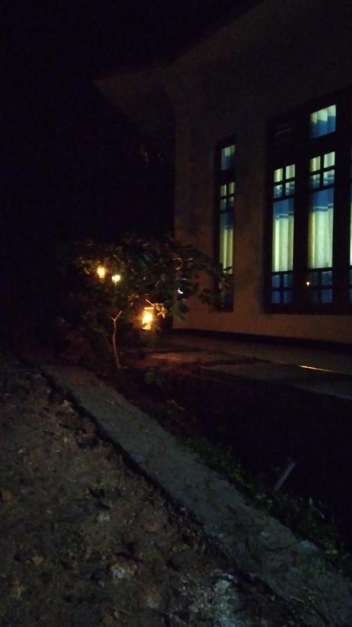 Holly House Homestay เอลลา ภายนอก รูปภาพ