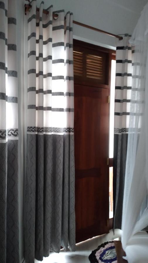 Holly House Homestay เอลลา ภายนอก รูปภาพ