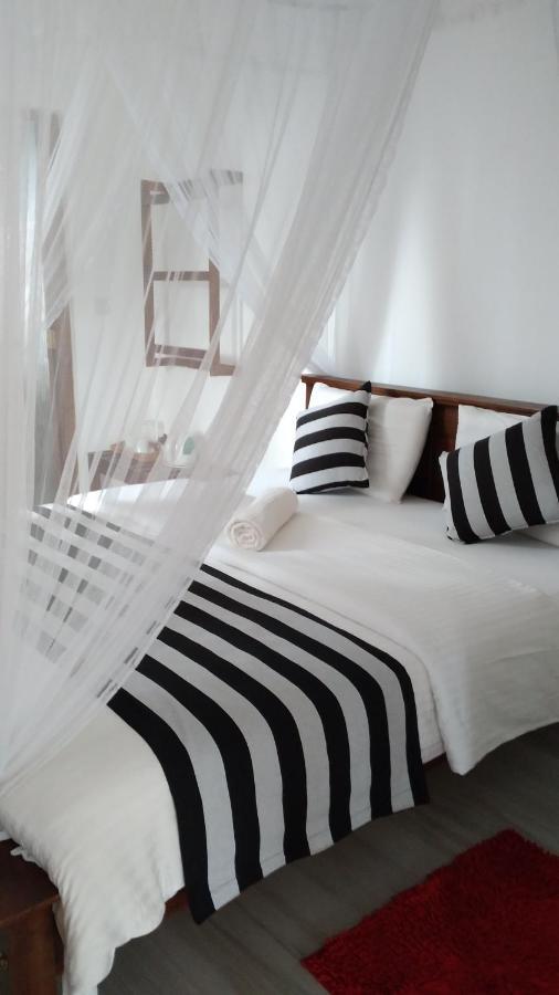 Holly House Homestay เอลลา ภายนอก รูปภาพ